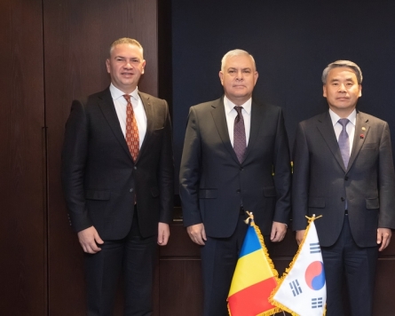 S. Korean, Romanian defense chiefs discuss security cooperation