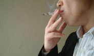 담배연기 내뿜다간 OO병 위험!