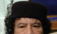 20초 인증샷 찍은 카다피…효과는?