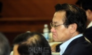 <포토뉴스>입 꼭 다문 이귀남 법무부장관