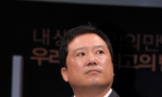 <포토뉴스> ‘완득이’ 소개영상 바라보는 이한 감독
