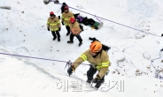 갑자기 죽을 수도 있다는 생각이...중앙119구조대 빙벽 구조 훈련 직접 해보니...