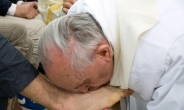 교황, 사상 최초 여성 세족례