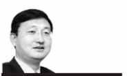 <데스크 칼럼 - 박승윤> 경제전망이 정치상황따라 춤춰선 안된다