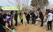 송파아이파크, 식목일 맞아 송파구에 나무 2000그루 기증