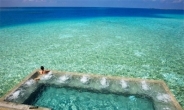 바닷속 개인 풀장…“몰디브 해변에서 스파 즐기는 법?”