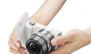 소니, 여성 위한 렌즈교환식 카메라 ‘알파 A5000’ 출시
