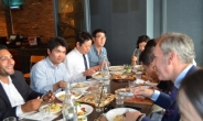 “글로벌 회사 대표가 매달 직원들에게 점심 대접하는 까닭은?”