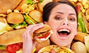 햄버거에 칼로리 표기? “건강에 큰 도움 않될 것”