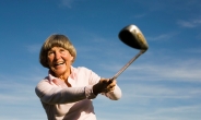 어르신 골프…물리적 운동효과 글쎄·심리적 효과 긍정적