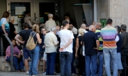 그리스 경제장관 “예금인출 제한 상당기간 유지”