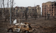 전화(戰火)에 멍든 우크라이나, 디폴트 위기까지 겹쳐