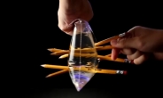 [영상] 액체로 할 수 있는 10가지 간단 마술…“신기하네”