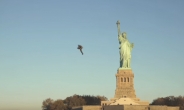 [영상] ‘제트팩’ 타고 자유의 여신상까지 날아오른 남자