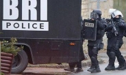 유럽 수사당국 대대적 소탕작전…테러 범인들은 못 잡아