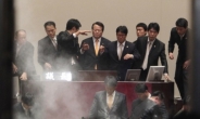 ‘국회 최루탄 투척’ 김선동 전 의원, 다시 재판받는다