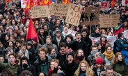 프랑스 청년들, “35시간 노동제 개혁 반대” 대규모 시위