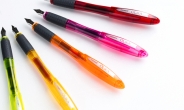 <신상품톡톡> 모나미, 10가지 색상 만년필 ‘올리카’ 출시