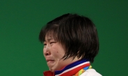 림정심, 여자역도서 북한 첫 금메달…시상식서 눈물 ‘펑펑’