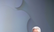 팀 쿡 애플 CEO “삼성 부품기술 훌륭…삼성과 애플은 파트너이자 경쟁자”