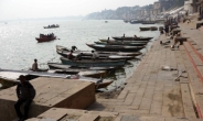 인도 갠지스 강에서 선박 전복…사망자 최소 26명