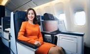 네덜란드 KLM 타는 한혜진의 튤립 미소