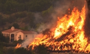 美 캘리포니아 산불, 주(州) 재난사상 최악…서울 1.7배 태워