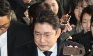 조현준 회장, 검찰 출석 “집안 문제로 물의 일으켜 죄송”