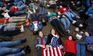 “총기규제 강화하라” 백악관 앞 학생 시위