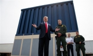 [포토뉴스] “멕시코 국경장벽이 건설될 때까지”