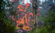 새 용암 분출구 열린 하와이 화산…도대체 언제까지?