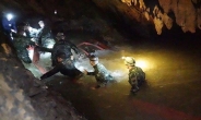 실종 열흘 만에…태국 동굴 소년들 전원 무사 발견 가족들 ‘눈물의 환호성’