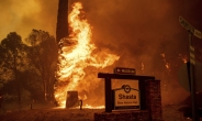 美 캘리포니아, 산불로 자체기후 형성…불길 어디로 갈지 몰라