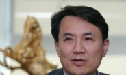 ‘허위사실 공표 무죄’ 김진태, 재판 비용 575만원 받는다
