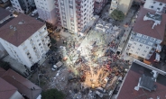[H#story] ‘아수라장이 된 터키 아파트 붕괴 현장’