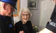 英경찰, 착하게 산 93세 할머니 소원 들어주려  '체포'