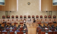 [국정농단 대법원 선고] 생중계된 ‘국정농단’ 법정…희비 엇갈린 1시간