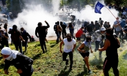 칠레 反정부 시위 확산…피노체트 독재 이후 30년만에 비상사태 선포