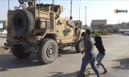 시리아서 쿠르드족에 ‘감자세례’ 미군, 아프간서도 2000명 철수