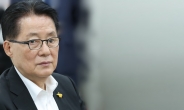 귀 막고·X표·야유…박지원 “한국당 그런 정치하니 지지도 떨어져”