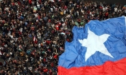 국민 시위에 놀란 칠레 대통령…“내각 전원 교체”