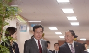 [헤럴드pic] 국무회의실로 나서는 이낙연·유은혜·홍남기