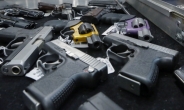 미국 지방정부들, 총기 직접규제 못하자 고율 과세로 우회