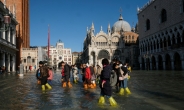 伊 베네치아 홍수 ‘국가비상사태’ 선포…다른 유럽 도시도 ‘위험’