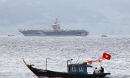 美항공모함도 KO시킨 코로나19…韓해군은 안전?