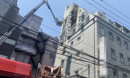 지하철 2호선 신촌역 근처 원룸텔서 화재… 1명 병원 이송