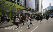 미 안보보좌관 “중국, 홍콩보안법 처리하면 제재”…홍콩 특별지위 박탈 경고