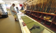 미국인들, 사회 불안감에 올해 총기 1860만정 구입 ‘중무장’