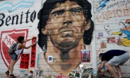 “울지 말아요! 아르헨티나”…영웅 마라도나 잃고 깊은 슬픔