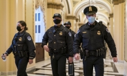 미 의회 경찰 일부도 폭도 가담?…